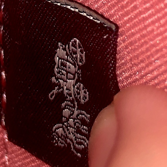 COACH Pink Heart Valentine Wristlet Limited Edition - Picture 3 of 8